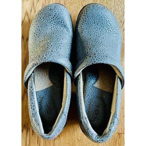Born BOC Gray Iridescent Closed Platform Clogs size 6M